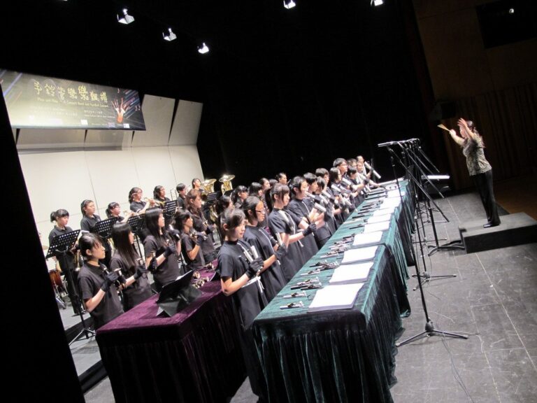 The Hong Kong Bells and Chimes player performing at a corporate event