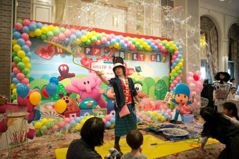 Marios party with bubbles