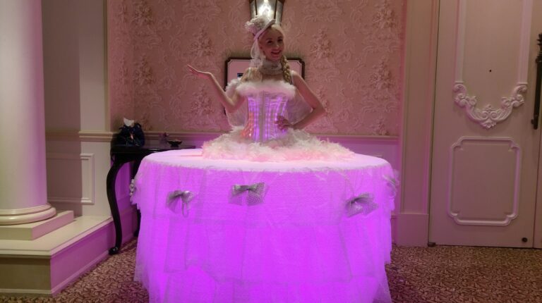 LED living table with model
