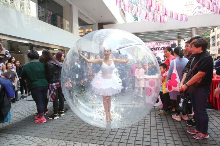 Bubble dance