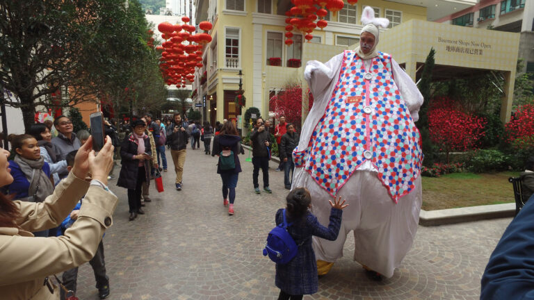 Giant Easter Bunny pictures with kid in Hong Kong