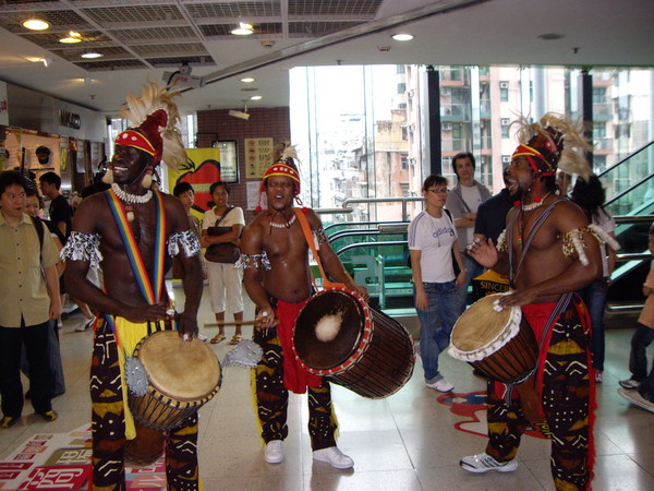 Drummers in a shopping mall in Kowloon
