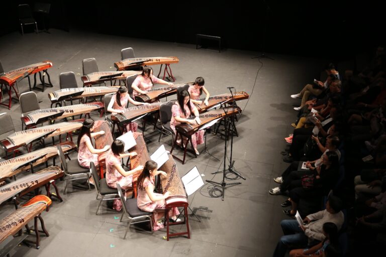 Traditional instrument girl group