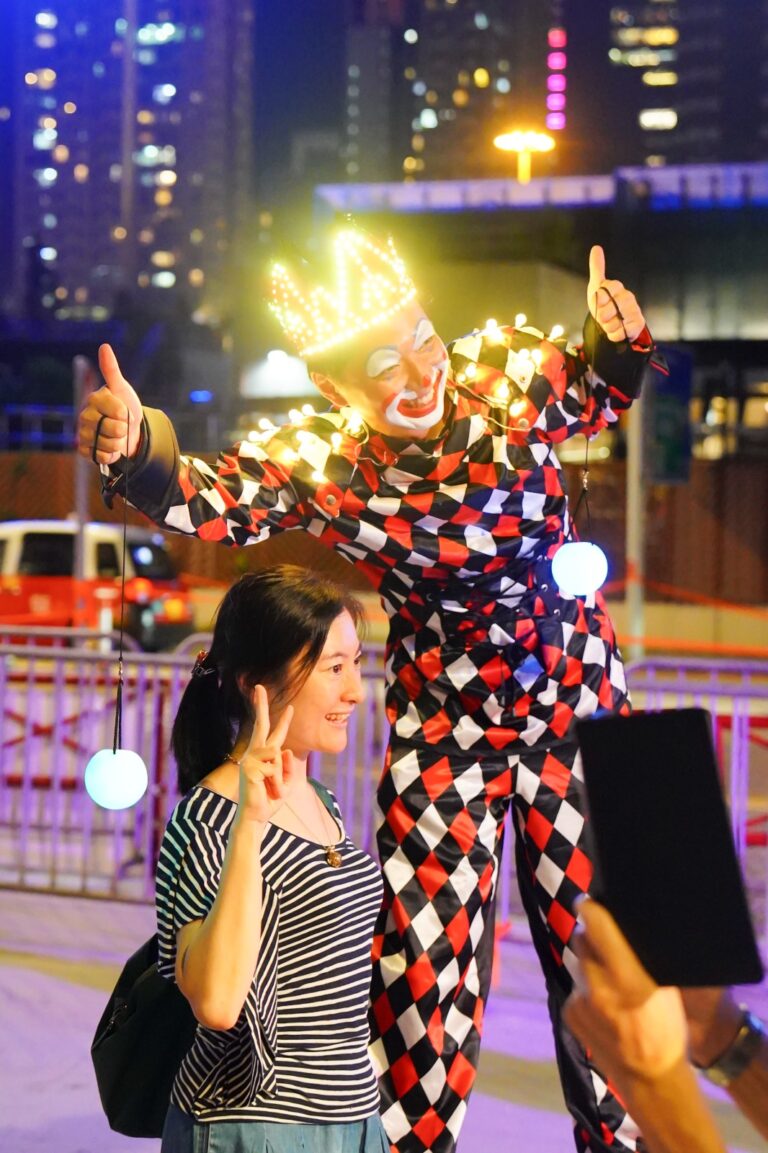 performers hk provides led crown to our stilt costume to make our costumes LED