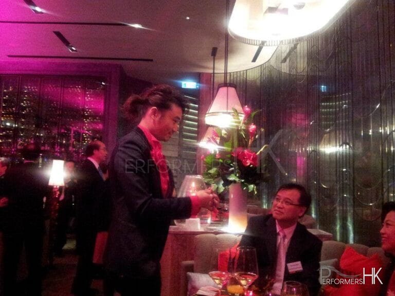 Magician in Hong Kong performing table magic at DBS HK corporation dinner
