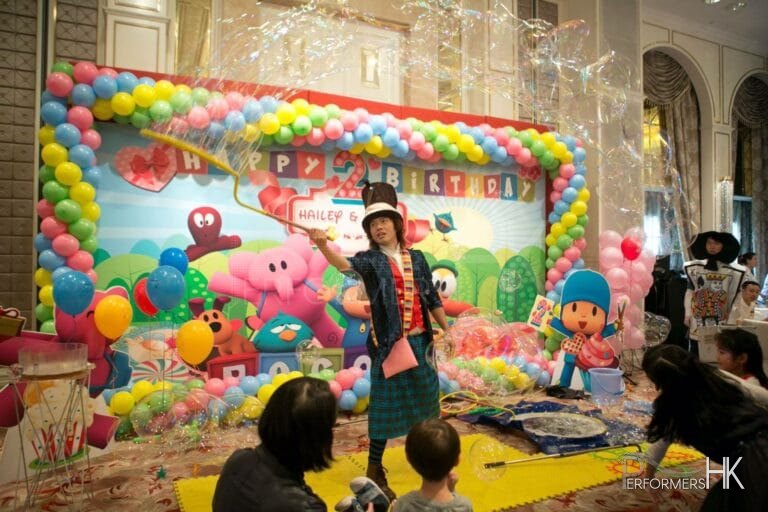 Marios party with bubbles