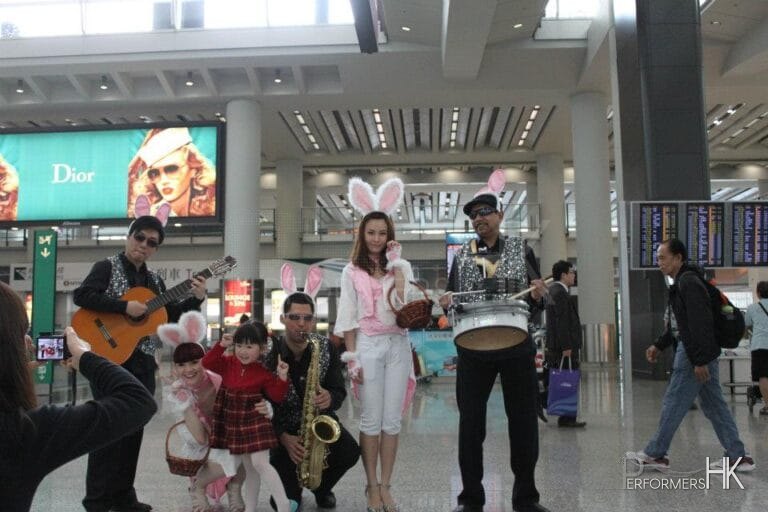 Easter Grooves with the Eater bunny at the Hon