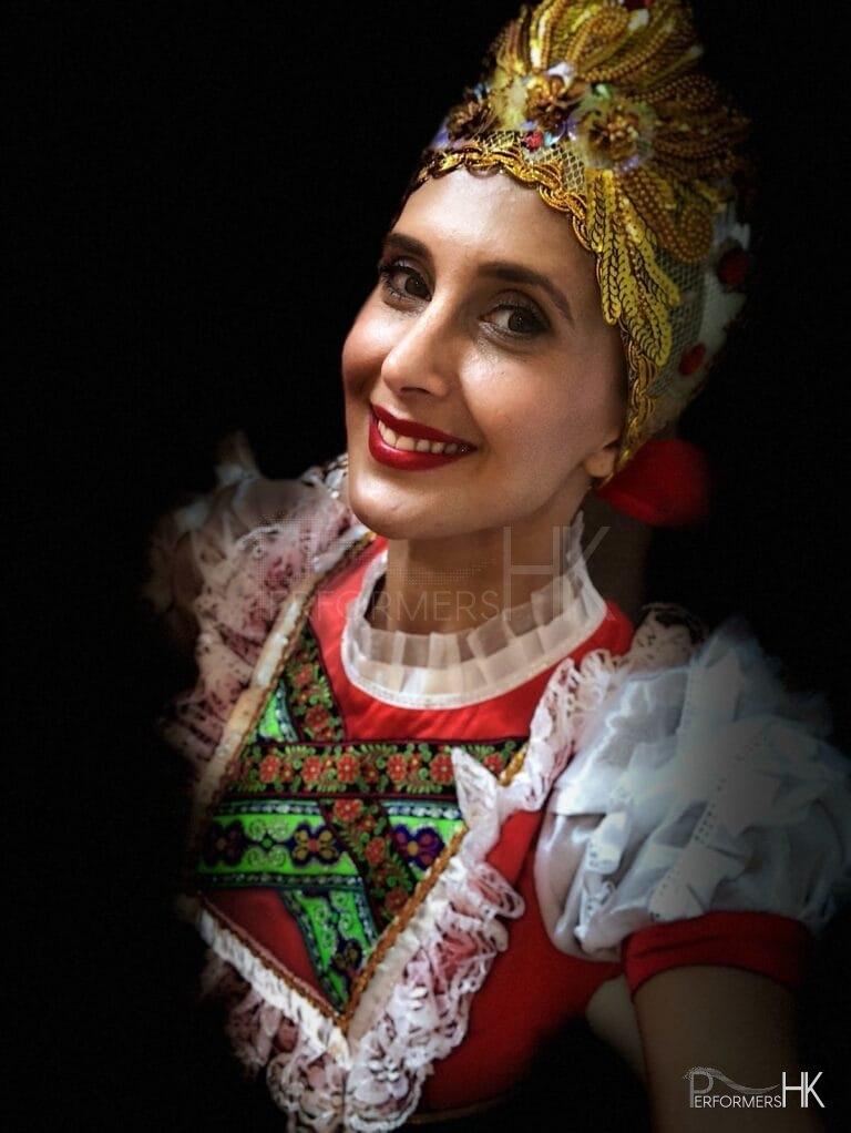 costume of russian dance costume