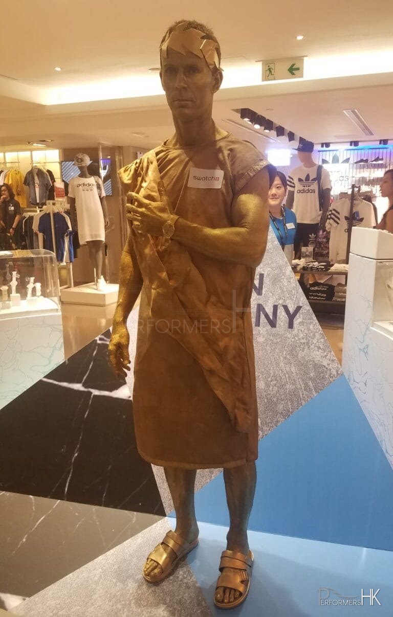 Golden statue for sogo shopping mall