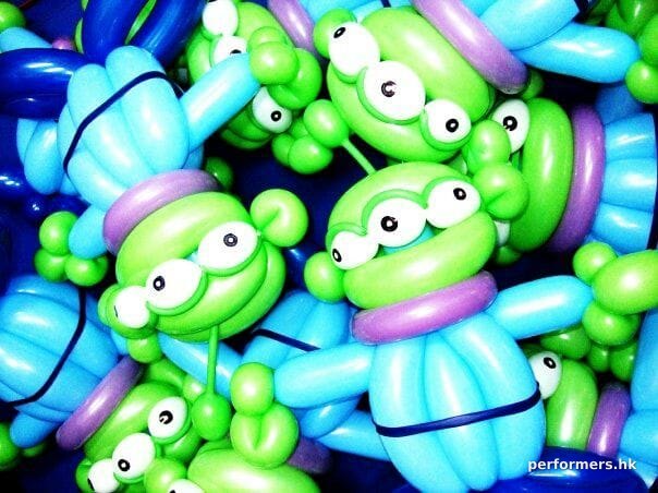 HK walk around balloons clown twisted a lot of Alien balloons a  themed event
