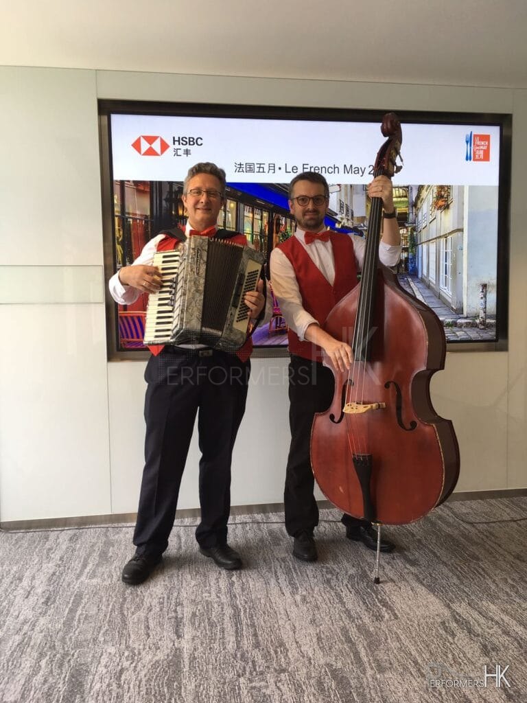 music duo with double bass and accordion player