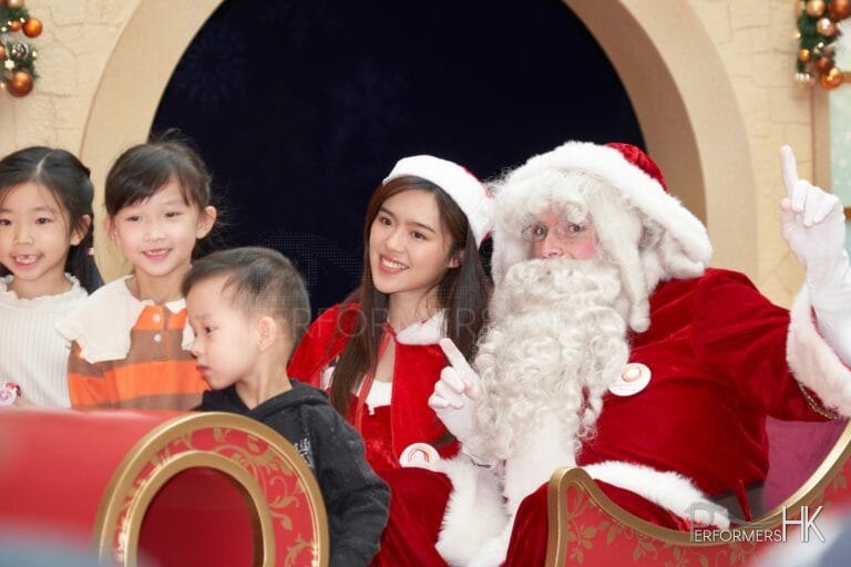 photo taking with 3 kids at a mall in hk