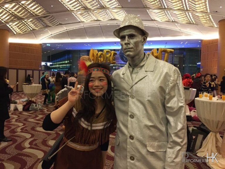 girl with human statue performer