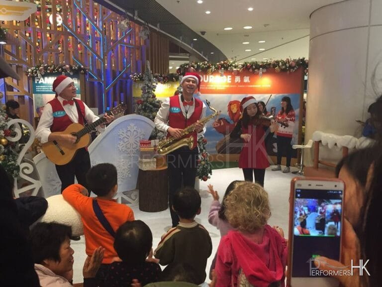 musicians playing xmas music in Hong Kong 2015