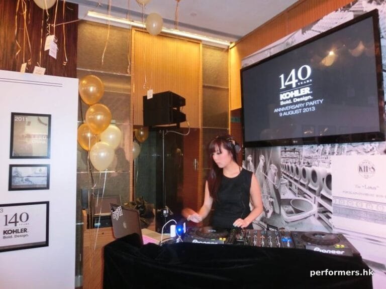 Z wing performing at american club for Performers hk