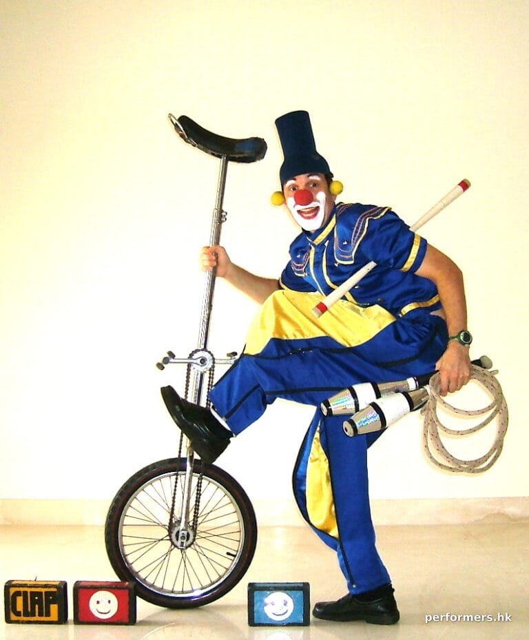 Comedy circus performance at parties, dinners and festivals in Hong Kong featuring Funny Benn