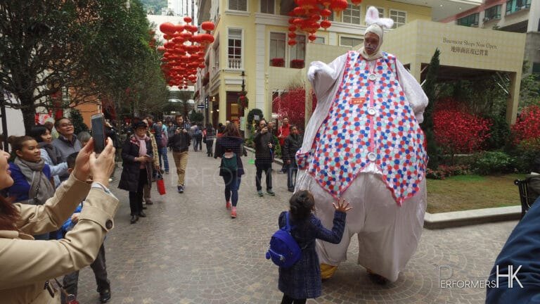 Giant Easter Bunny pictures with kid in Hong Kong