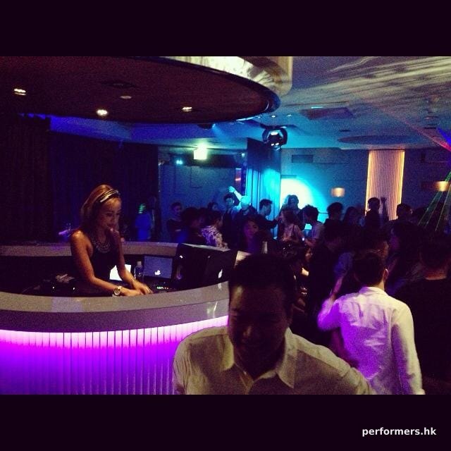 female dj spinning