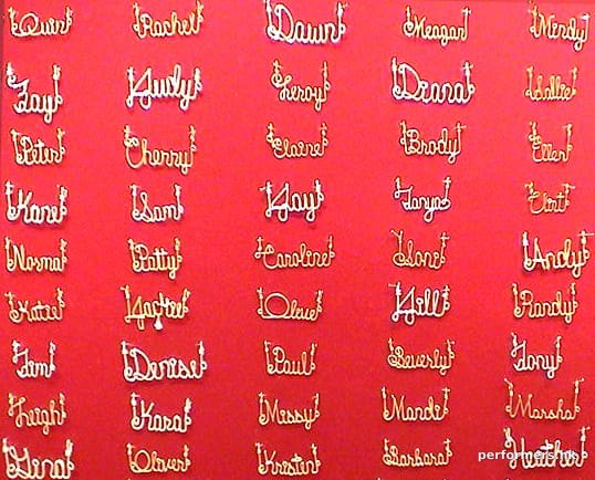 Hong Kong wire name artist made a lot of wire names for the guest at an annual dinner