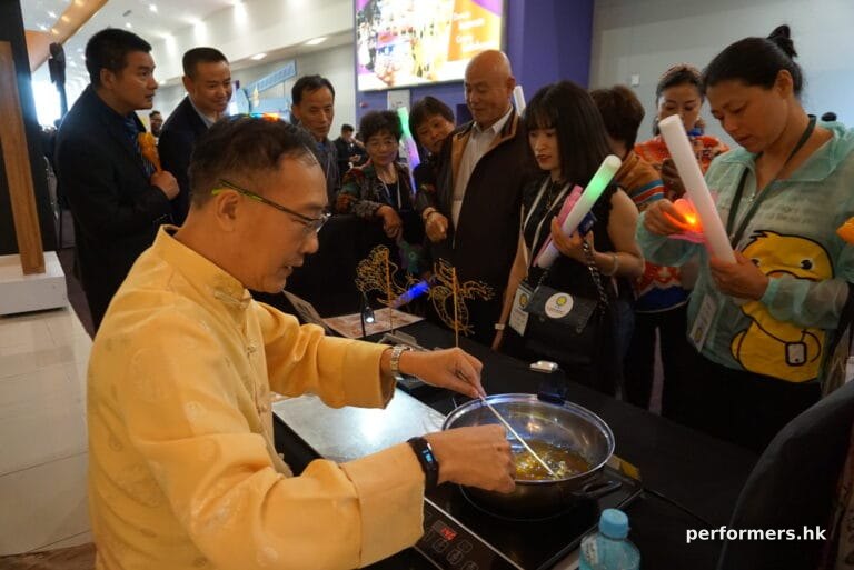 Sugar painting (糖画) sifu at an event at asia world expo hong kong sar